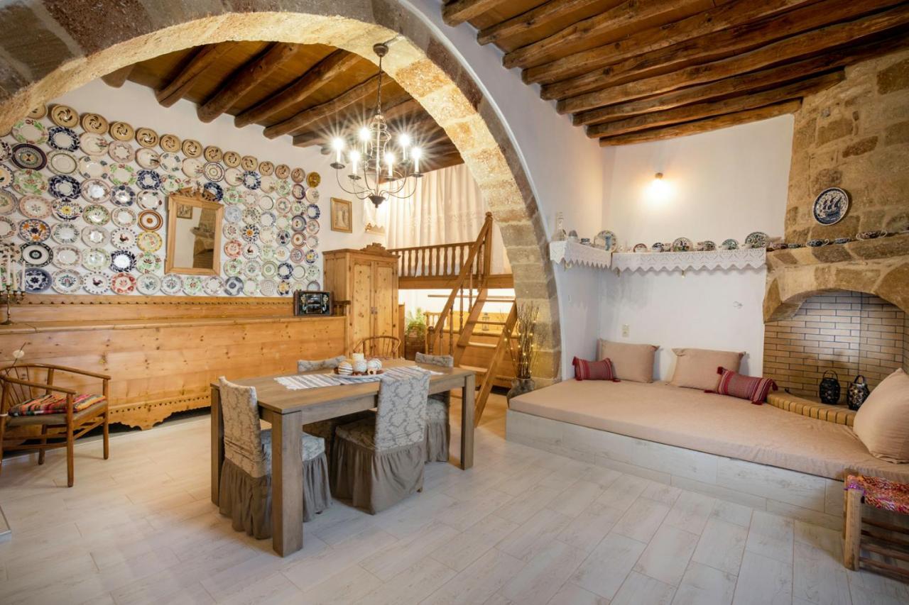 아크앤젤로스 "Finio" Traditional House 아파트 외부 사진