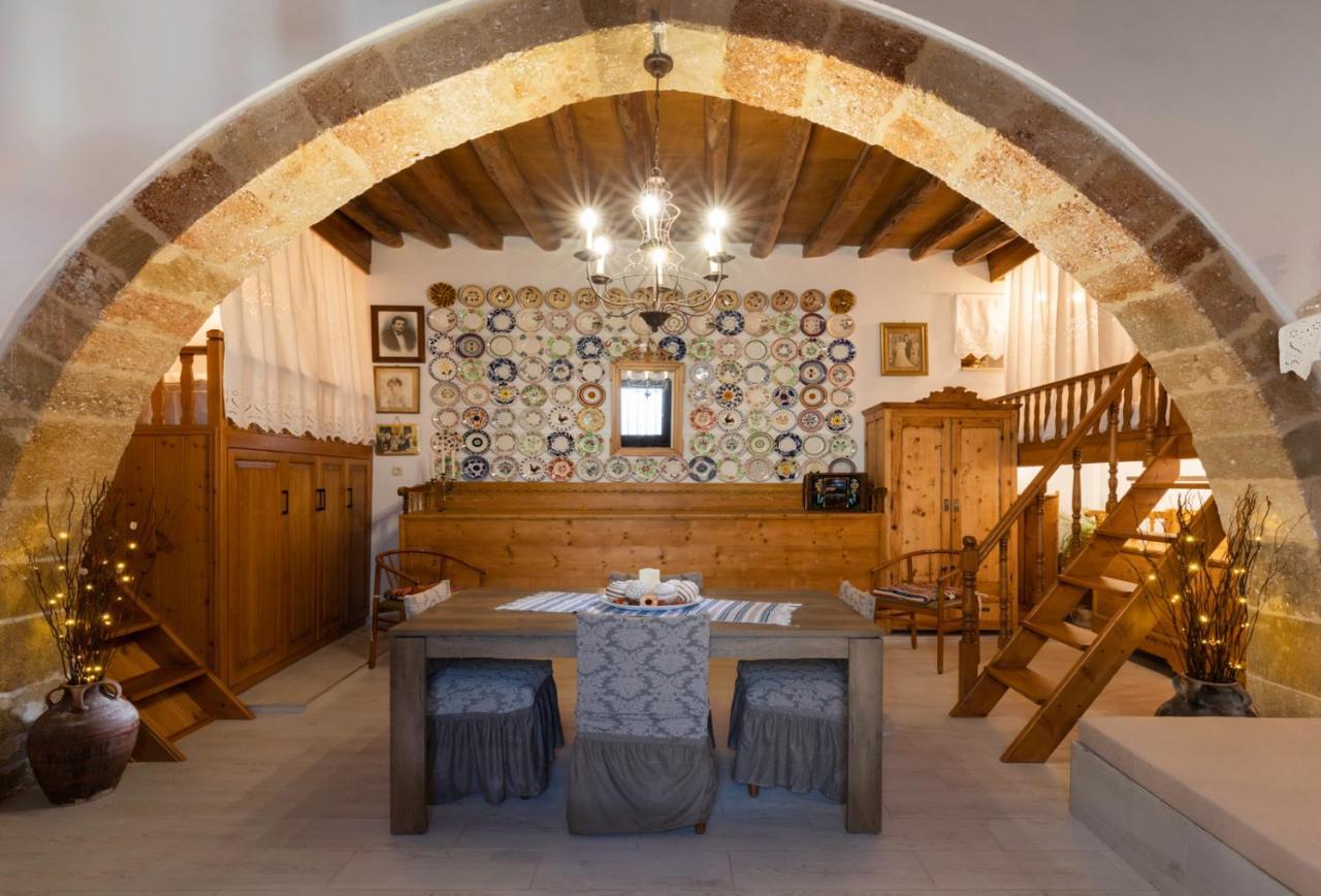 아크앤젤로스 "Finio" Traditional House 아파트 외부 사진